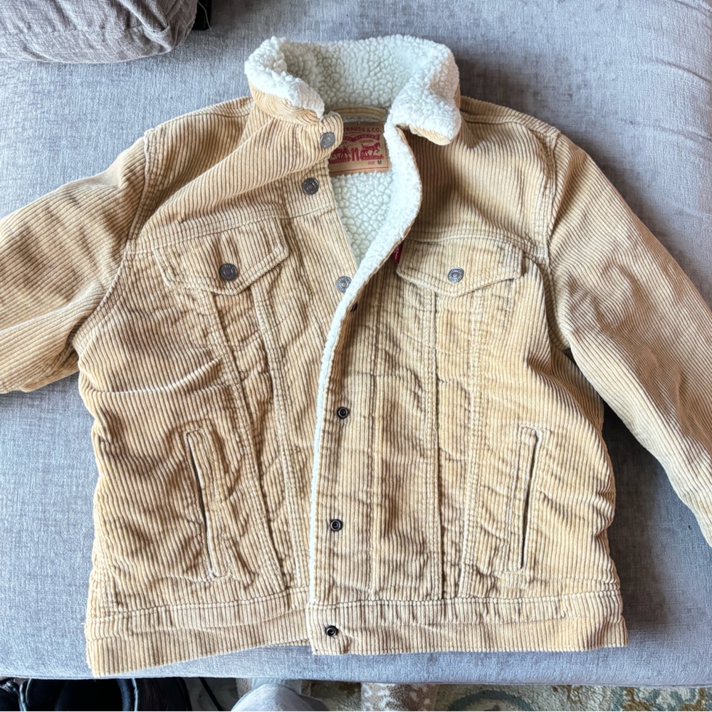 Levi’s Corduroy Jacket, size M. VERY WARM!